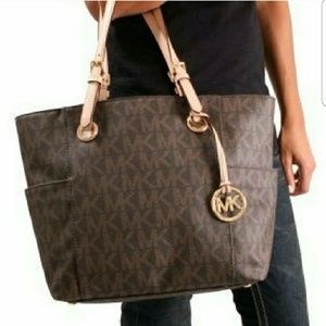 Michael Kors Signature Logo Jet Set tote purse